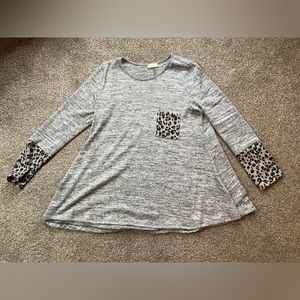 BE Stage. Sweater